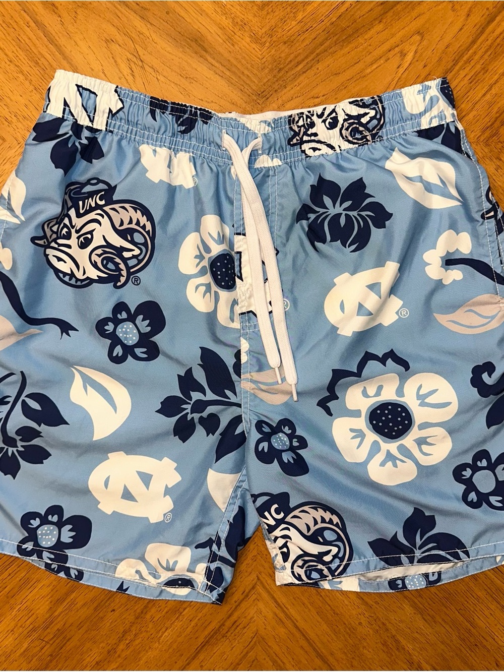 Wes and Willy North Carolina Tarheels Swim Trunks Mens Size Medium Logo Rameses